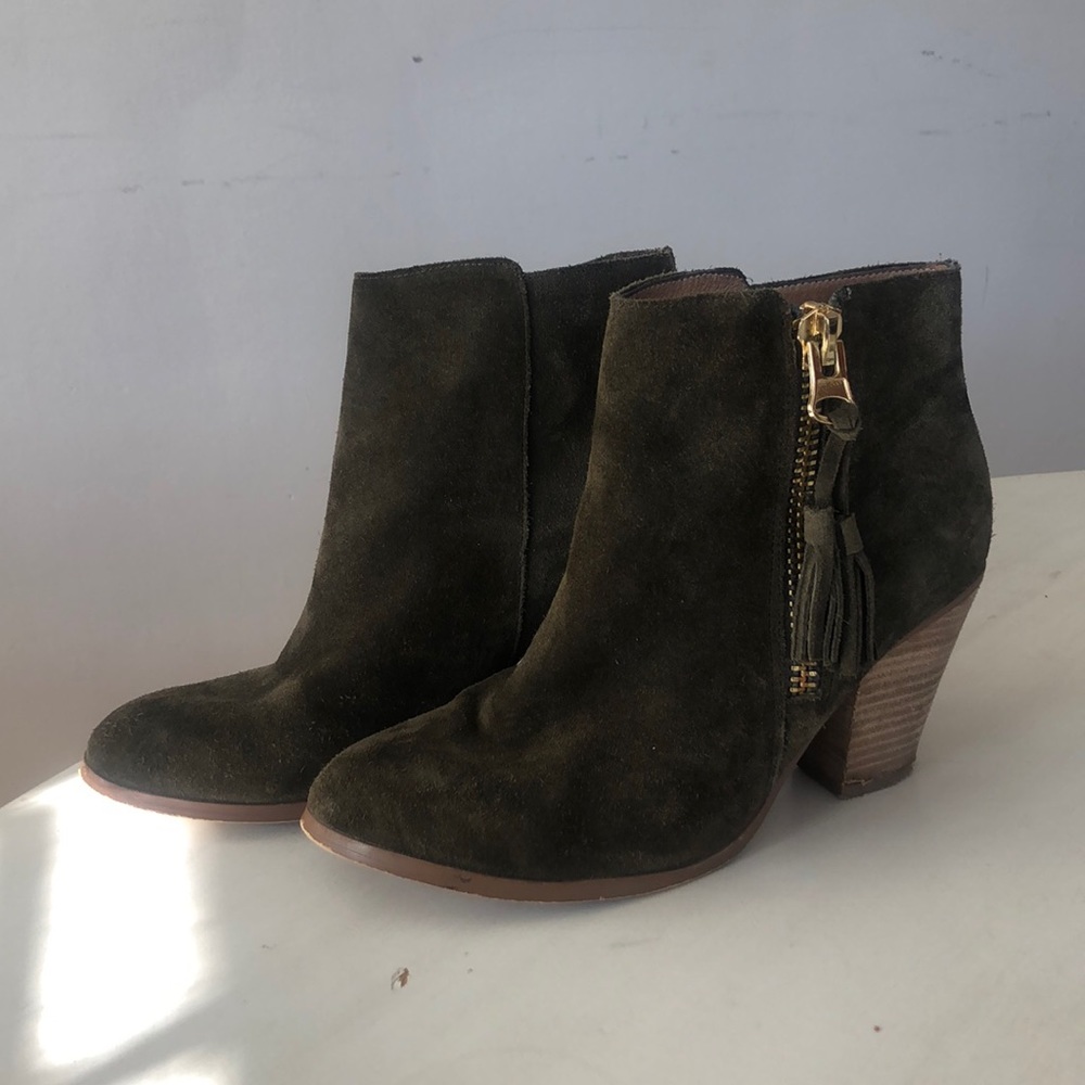 Aldo Suede Army Green Booties 🖤